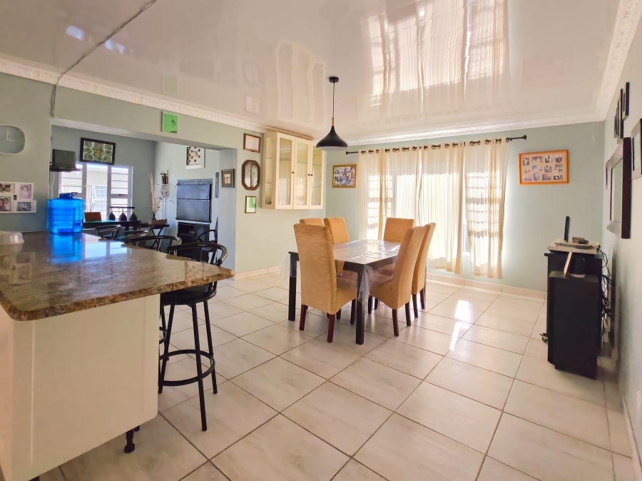 5 Bedroom Property for Sale in Hawston Western Cape